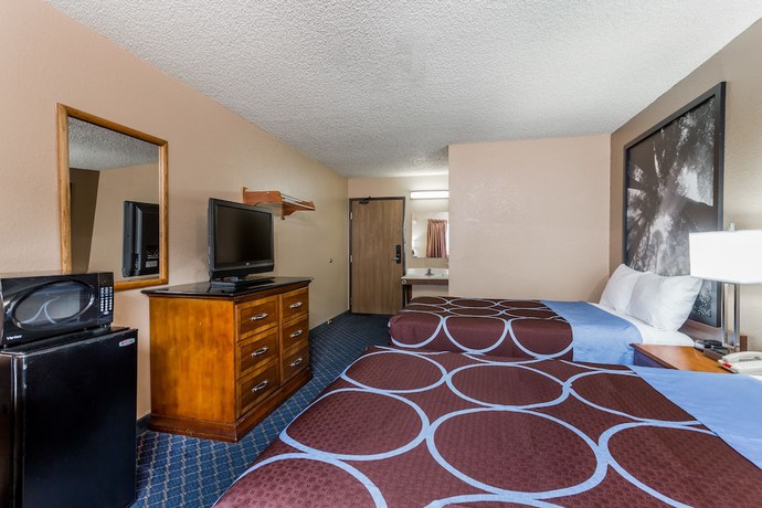 Imagen de la habitación del Hotel Super 8 by Wyndham Arcata. Foto 15