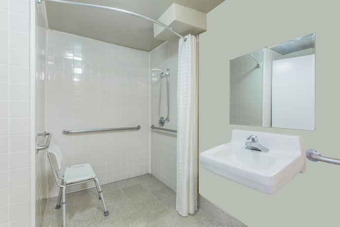 Imagen de la habitación del Hotel Super 8 by Wyndham Atlanta Northeast GA. Foto 5