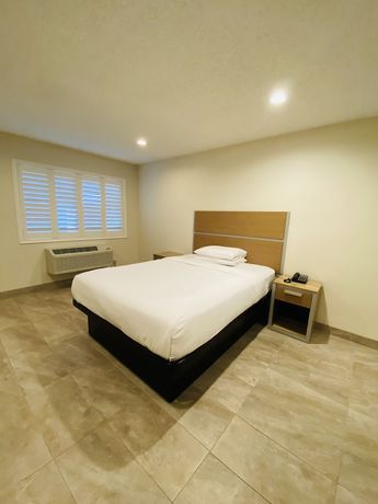 Imagen de la habitación del Hotel Super 8 by Wyndham Bakersfield Ca. Foto 9