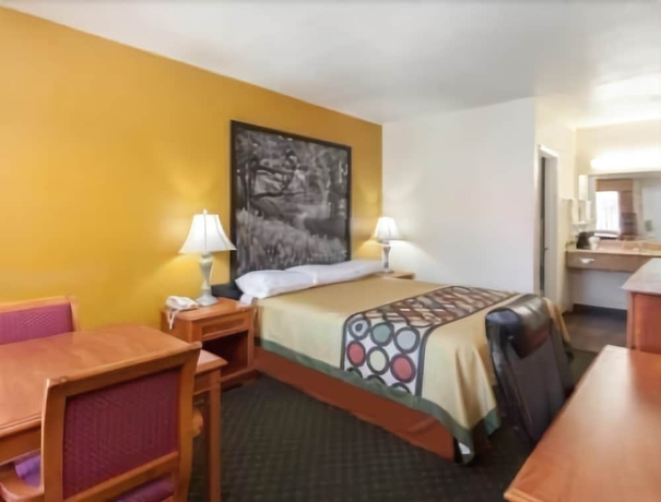 Imagen de la habitación del Hotel Super 8 by Wyndham Bakersfield South CA. Foto 6