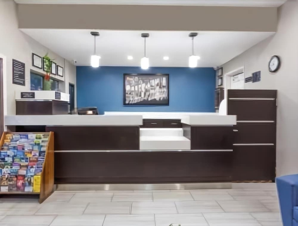 Imagen de los interiores del Hotel Super 8 by Wyndham Bakersfield South CA. Foto 11