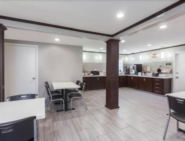 Imagen del bar/restaurante del Hotel Super 8 by Wyndham Bakersfield South CA. Foto 4