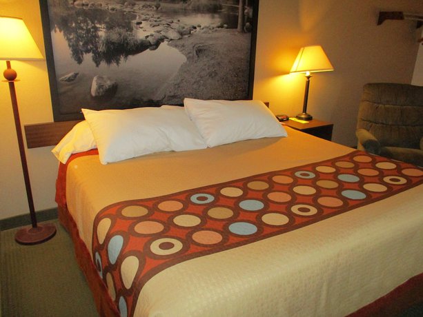 Imagen de la habitación del Hotel Super 8 by Wyndham Bemidji MN. Foto 12