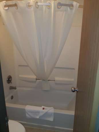 Imagen de la habitación del Hotel Super 8 by Wyndham Bloomfield. Foto 8