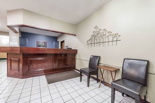 Imagen de la habitación del Hotel Super 8 by Wyndham Bloomington University Area. Foto 2