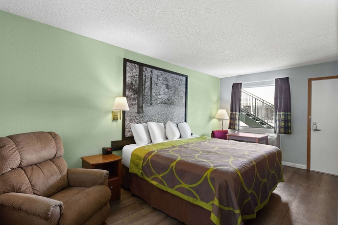 Imagen de la habitación del Hotel Super 8 by Wyndham Branson / Shepherd of the Hills Exwy. Foto 10