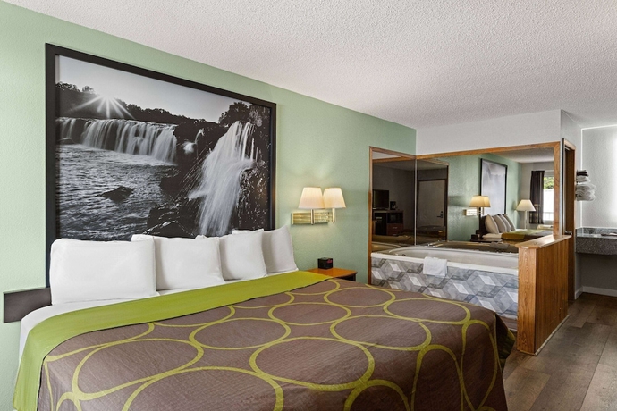Imagen de la habitación del Hotel Super 8 by Wyndham Branson / Shepherd of the Hills Exwy. Foto 16