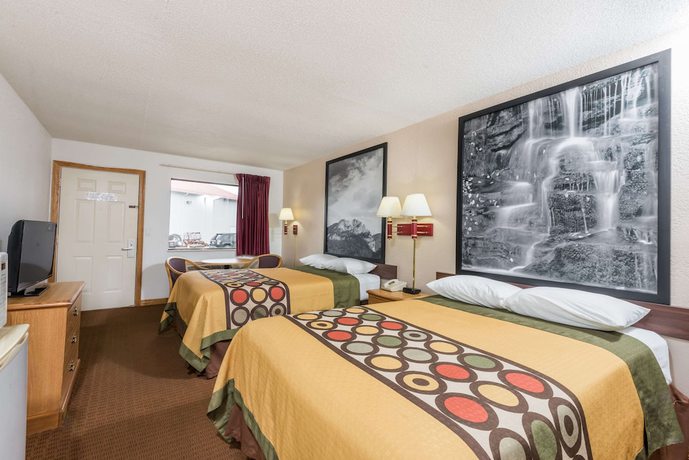 Imagen de la habitación del Hotel Super 8 by Wyndham Bridgeport/Clarksburg Area. Foto 7