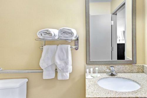 Imagen general del Hotel Super 8 by Wyndham Brockton. Foto 2