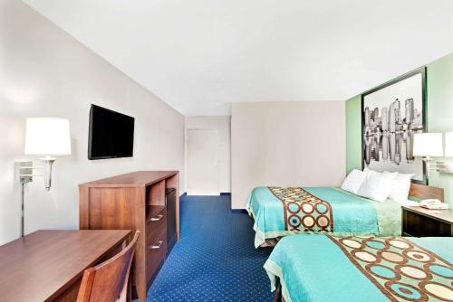 Imagen de la habitación del Hotel Super 8 by Wyndham Brockton. Foto 9