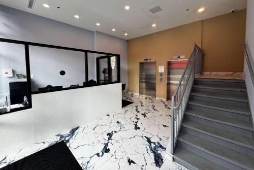 Imagen general del Hotel Super 8 by Wyndham Brooklyn Fulton Street/Broadway Junction. Foto 2