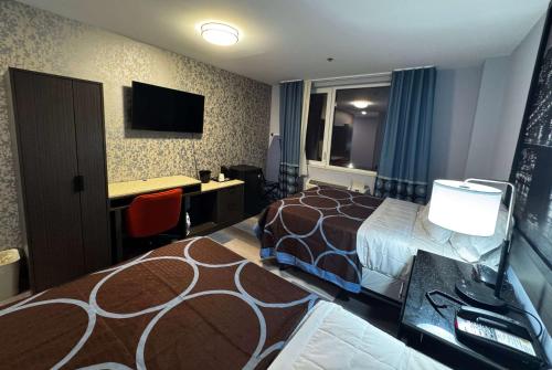 Imagen de la habitación del Hotel Super 8 by Wyndham Brooklyn Fulton Street/Broadway Junction. Foto 13