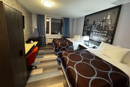 Imagen de la habitación del Hotel Super 8 by Wyndham Brooklyn Fulton Street/Broadway Junction. Foto 14