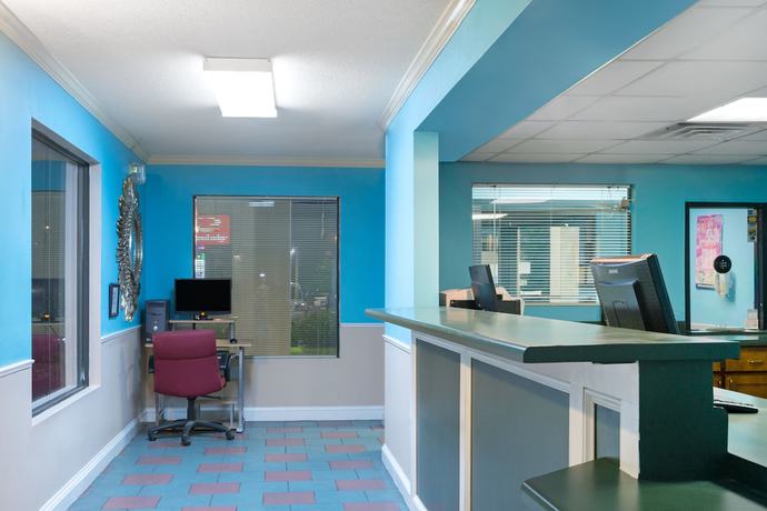 Imagen de los interiores del Hotel Super 8 by Wyndham Brunswick South/I-95. Foto 16