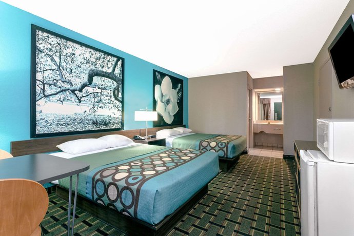 Imagen de la habitación del Hotel Super 8 by Wyndham Brunswick South/I-95. Foto 11