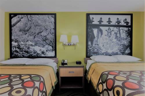 Imagen de la habitación del Hotel Super 8 by Wyndham Brunswick/St Simons Island Area. Foto 7