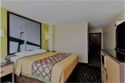 Imagen de la habitación del Hotel Super 8 by Wyndham Brunswick/St Simons Island Area. Foto 9