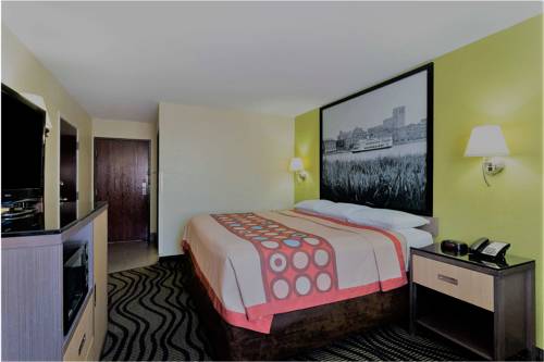 Imagen de la habitación del Hotel Super 8 by Wyndham Brunswick/St Simons Island Area. Foto 11