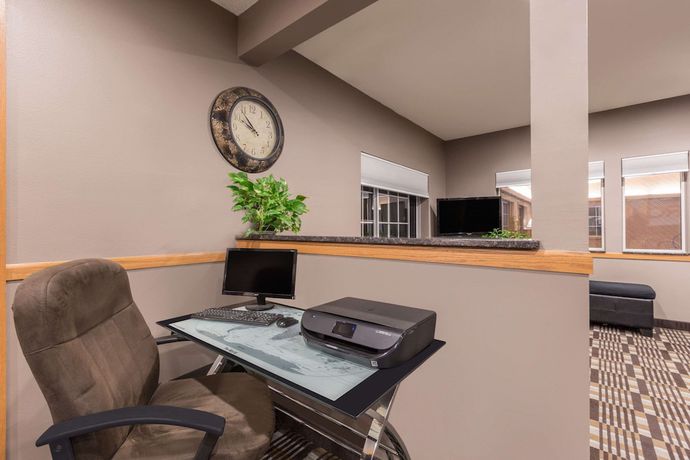 Imagen de los interiores del Hotel Super 8 by Wyndham Carroll/East. Foto 14