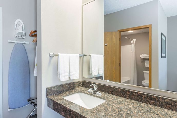Imagen de la habitación del Hotel Super 8 by Wyndham Carroll/East. Foto 7