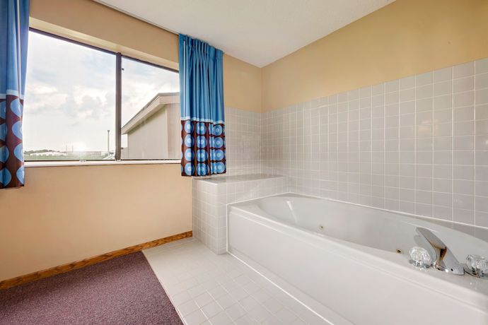 Imagen de la habitación del Hotel Super 8 by Wyndham Chariton. Foto 4