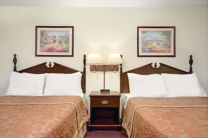 Imagen de la habitación del Hotel Super 8 by Wyndham Chaska. Foto 6