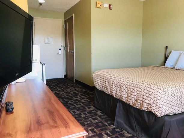 Imagen de la habitación del Hotel Super 8 by Wyndham Chattanooga East/Hamilton Place. Foto 2