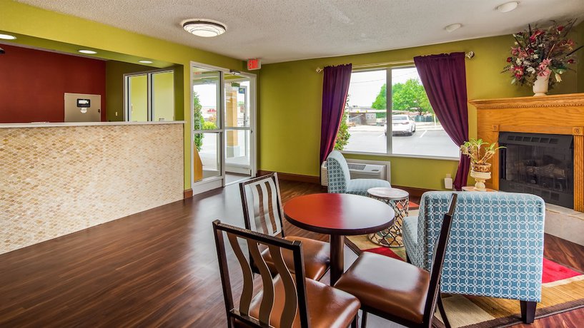 Imagen de los interiores del Hotel Super 8 by Wyndham Chattanooga East/Hamilton Place. Foto 20
