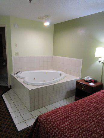 Imagen de la habitación del Hotel Super 8 by Wyndham Chattanooga East/Hamilton Place. Foto 12