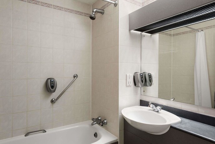 Imagen de la habitación del Hotel Super 8 by Wyndham Chester East. Foto 15