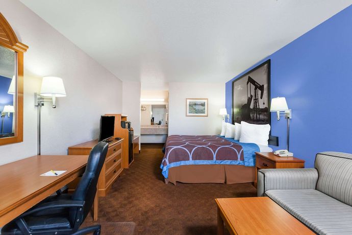 Imagen de la habitación del Hotel Super 8 by Wyndham Cleburne. Foto 3