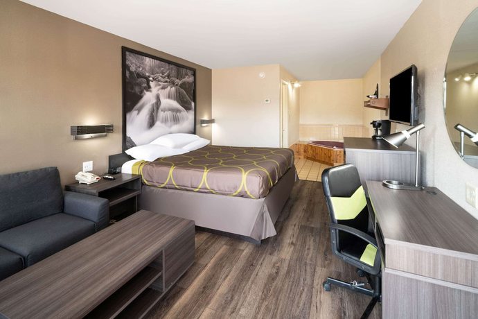 Imagen de la habitación del Hotel Super 8 by Wyndham Cleveland, Windwood. Foto 4