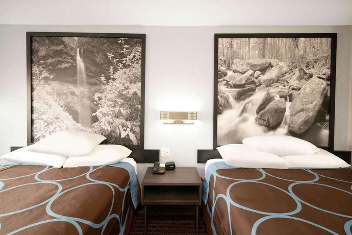 Imagen de la habitación del Hotel Super 8 by Wyndham Cleveland, Windwood. Foto 11