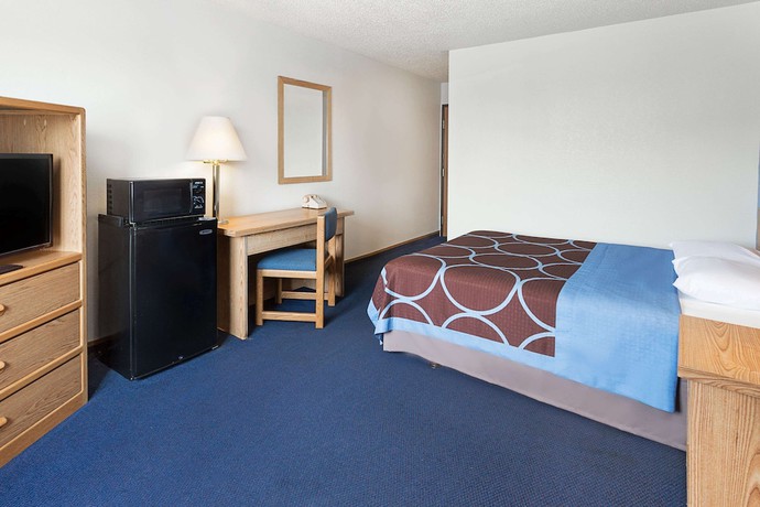 Imagen de la habitación del Hotel Super 8 by Wyndham Clinton, Clinton. Foto 5