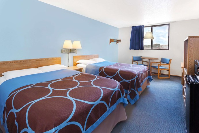 Imagen de la habitación del Hotel Super 8 by Wyndham Clinton, Clinton. Foto 8