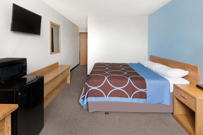 Imagen de la habitación del Hotel Super 8 by Wyndham Clinton, Clinton. Foto 10