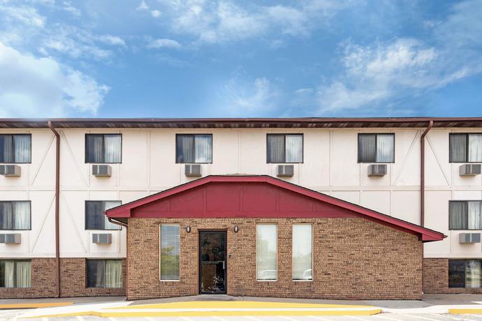 Imagen general del Hotel Super 8 by Wyndham Clinton, Clinton. Foto 1