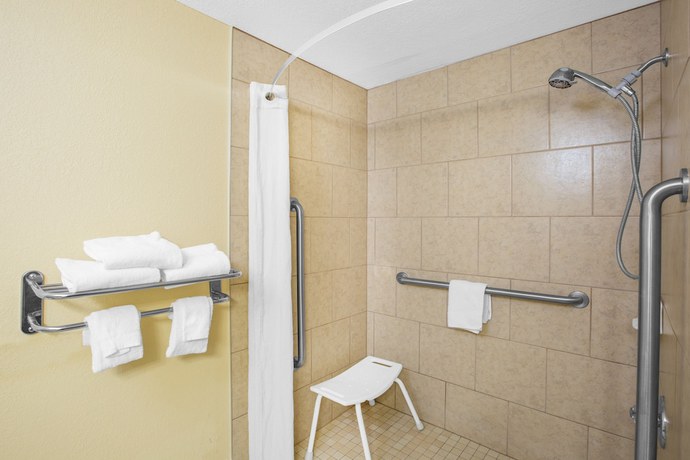 Imagen de la habitación del Hotel Super 8 by Wyndham Clive IA. Foto 7