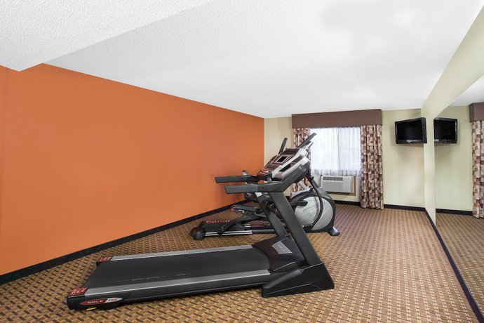 Imagen de los interiores del Hotel Super 8 by Wyndham Clive IA. Foto 15