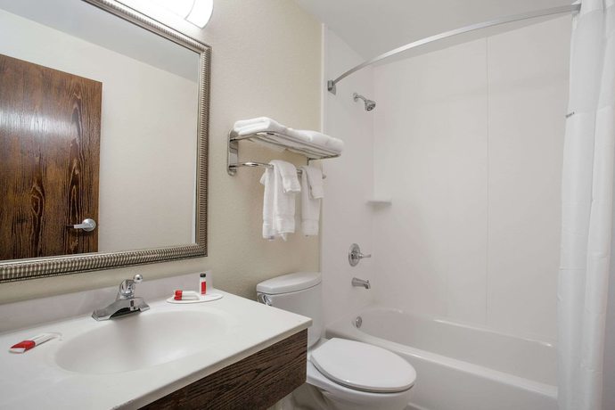 Imagen de la habitación del Hotel Super 8 by Wyndham College Park Wash DC Area. Foto 13