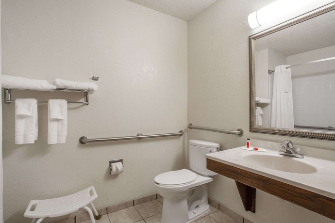 Imagen de la habitación del Hotel Super 8 by Wyndham College Park Wash DC Area. Foto 14
