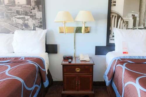 Imagen de la habitación del Hotel Super 8 by Wyndham College Park/Atlanta Airport West. Foto 4