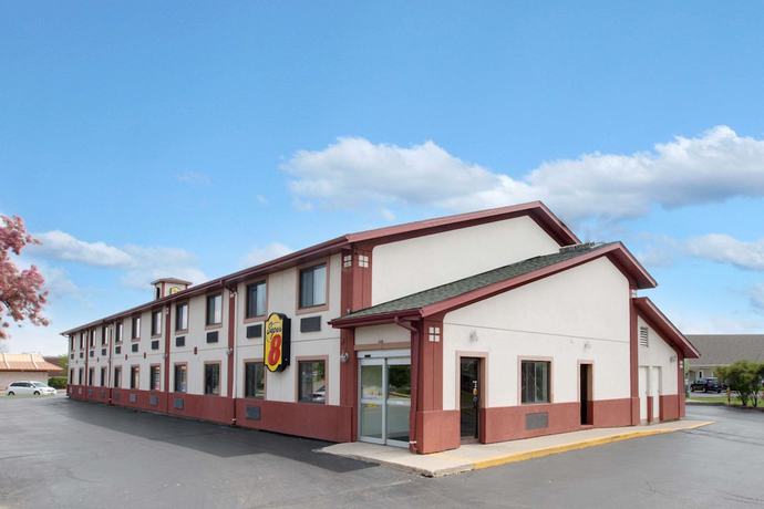 Imagen general del Hotel Super 8 by Wyndham Crystal Lake. Foto 1