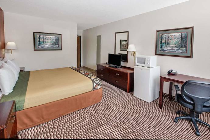 Imagen de la habitación del Hotel Super 8 by Wyndham Crystal Lake. Foto 14