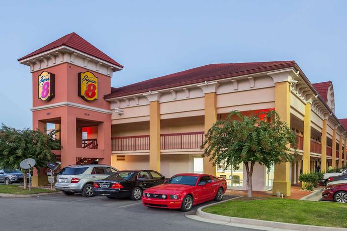 Imagen general del Hotel Super 8 by Wyndham Dalton/Convention Center Area. Foto 1
