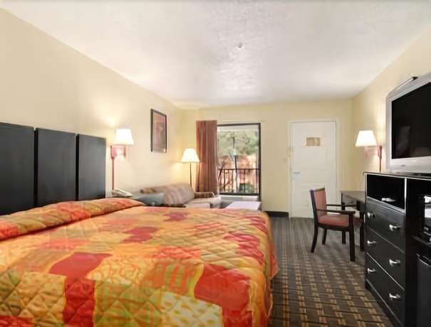 Imagen de la habitación del Hotel Super 8 by Wyndham Decatur/Lithonia/Atl Area. Foto 9