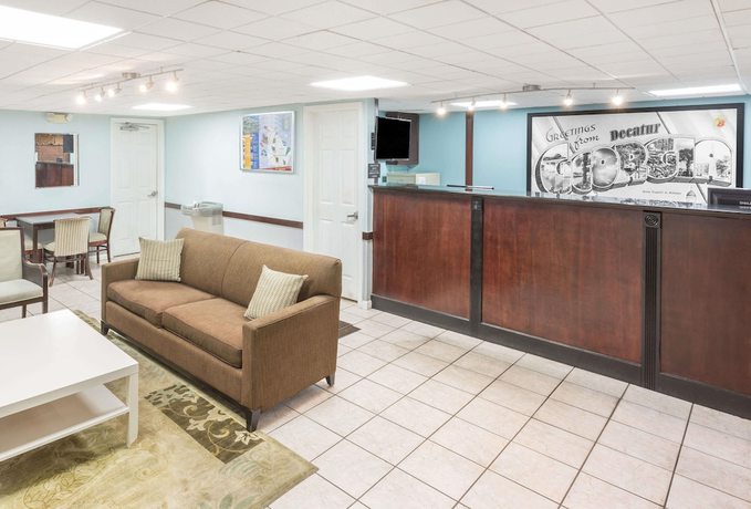 Imagen de los interiores del Hotel Super 8 by Wyndham Decatur/Lithonia/Atl Area. Foto 19