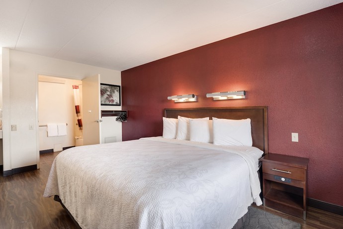 Imagen de la habitación del Hotel Super 8 by Wyndham Deerfield - Northbrook. Foto 4