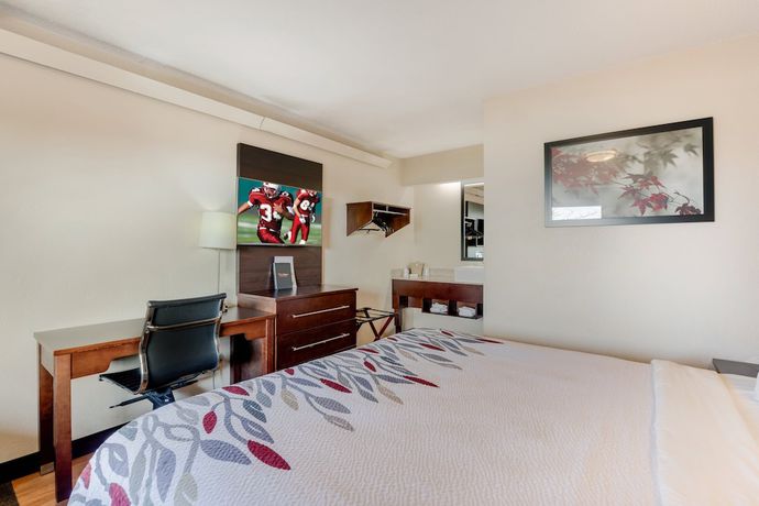 Imagen de la habitación del Hotel Super 8 by Wyndham Deerfield - Northbrook. Foto 7