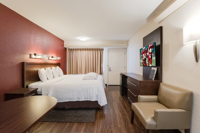 Imagen de la habitación del Hotel Super 8 by Wyndham Deerfield - Northbrook. Foto 11